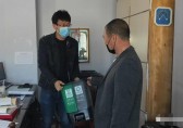 南長山街道發(fā)放分類垃圾桶，引領垃圾分類新風尚