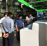 深圳市城管局分類中心調(diào)研鹽田區(qū)智能投放設(shè)備使用情況