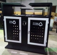 分類垃圾桶廠家定制鋼板沖孔垃圾桶，發(fā)貨于西安景區(qū)
