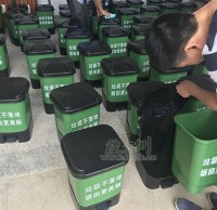 塑料分類(lèi)垃圾桶圖片-分類(lèi)垃圾桶圖片