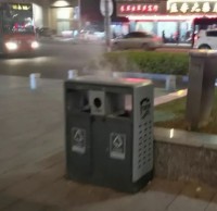 亂扔煙頭進(jìn)垃圾桶，險(xiǎn)些造成火災(zāi)釀成大禍