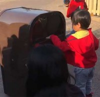 上海垃圾桶開口說話談環(huán)保，科技推動社會進步