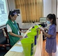 草芳社區(qū)開(kāi)展青少年垃圾分類(lèi)宣傳活動(dòng)