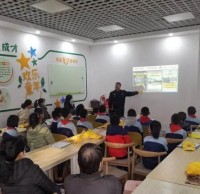 翡翠外灘社區(qū)開展家校同行垃圾分類宣傳活動