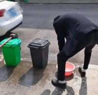 2月，給全村的垃圾桶來(lái)個(gè)大掃除