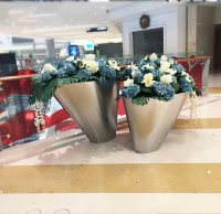 室內(nèi)商場(chǎng)斜口不銹鋼花盆組合