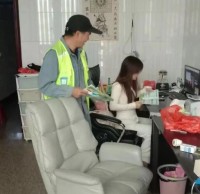 配合垃圾分類，爭(zhēng)做文明市民