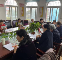 居民參與社區(qū)治理大討論，共同解決垃圾分類難題