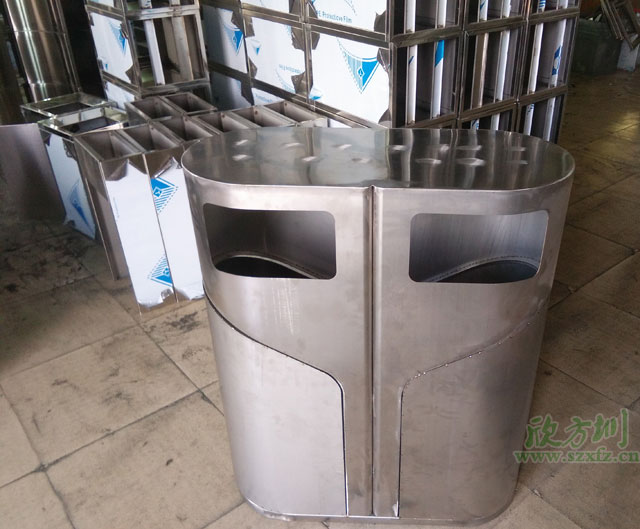 側(cè)開(kāi)門(mén)分類(lèi)垃圾桶半成品圖